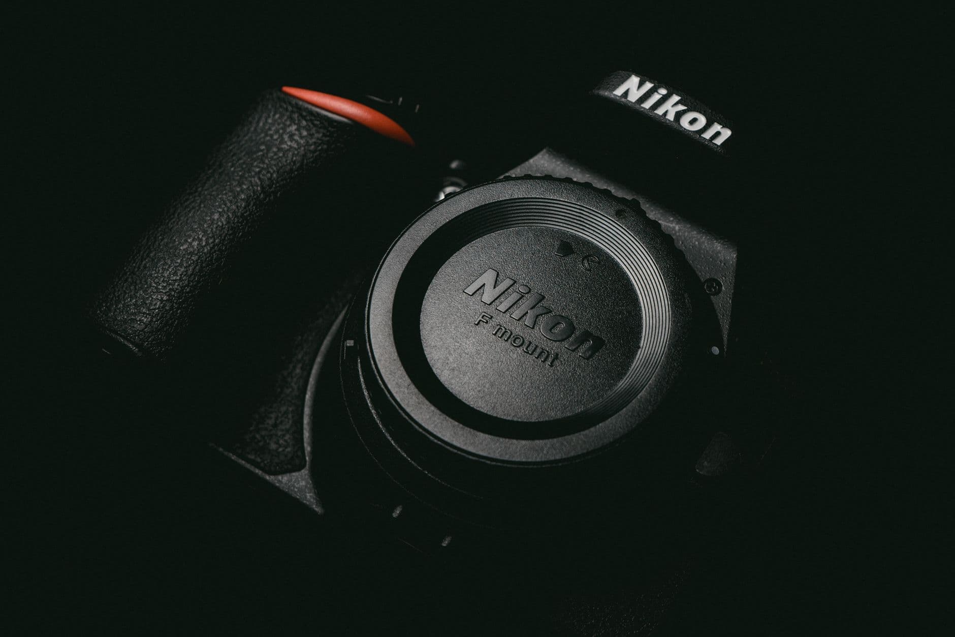 Ismail Sirdah Discusses The Top 4 DSLR Cameras On The Market